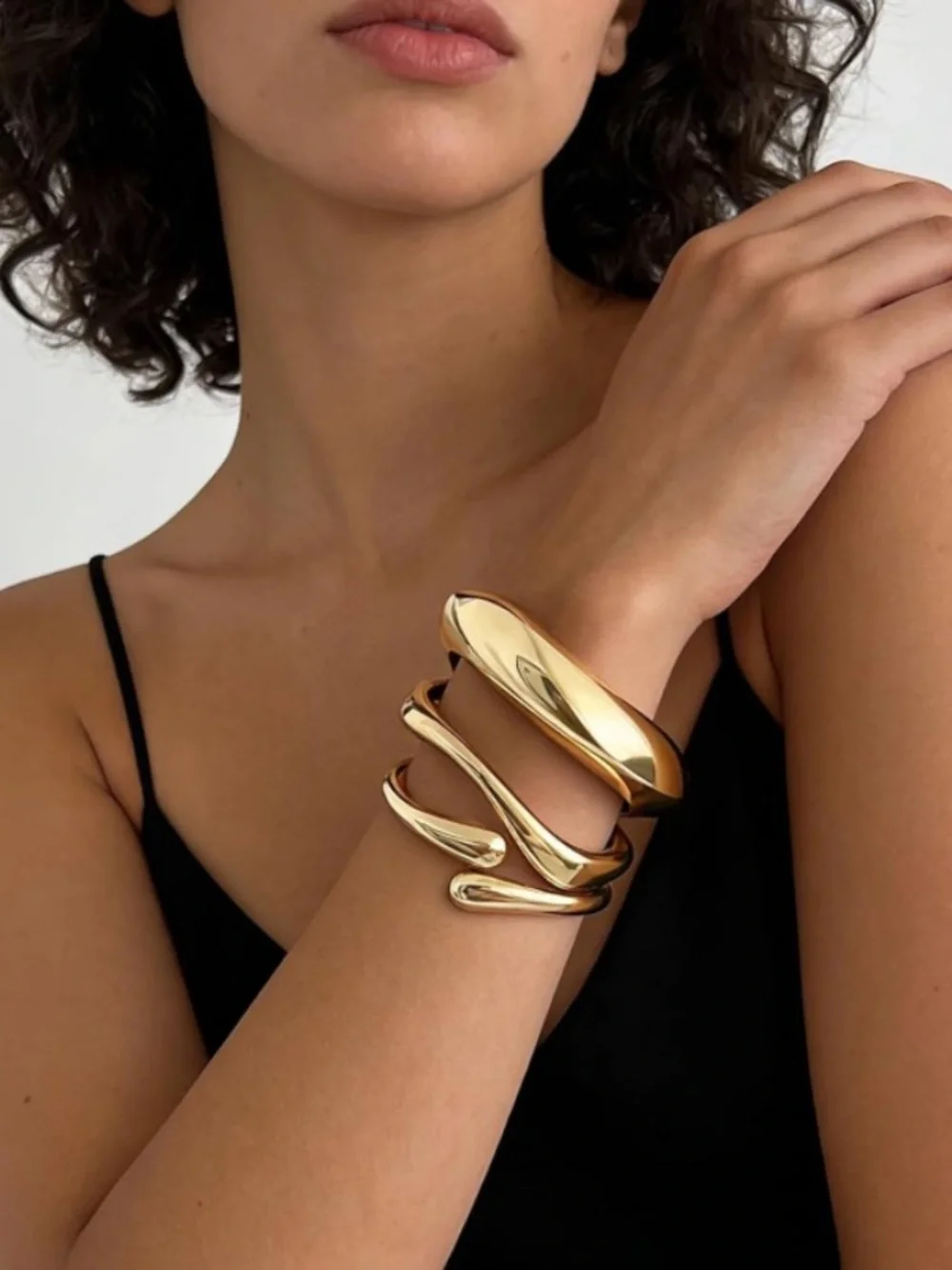 Gold-Tone Women’s Bangle Bracelet Set - Elegant Stackable Bangles